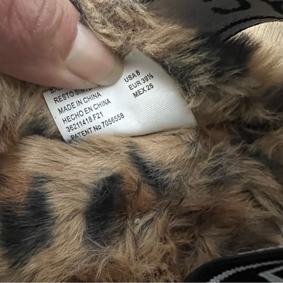 Steve Madden NYC Sliders Faux Fur Leopard Print Slippers Size 8 Casual Chunky - Picture 8 of 8